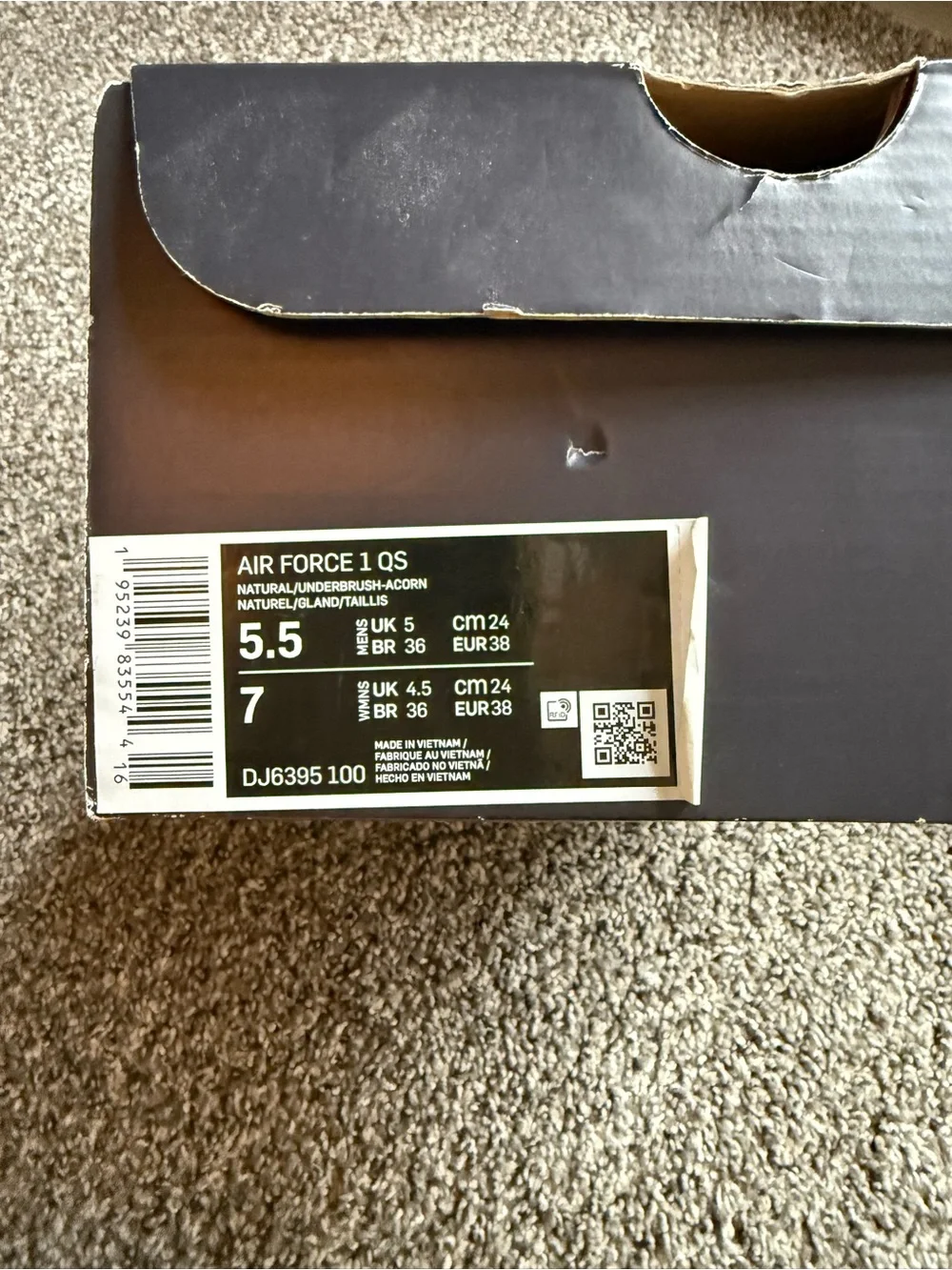 Nike Men’s Low-Top Sneakers in Brown and Beige